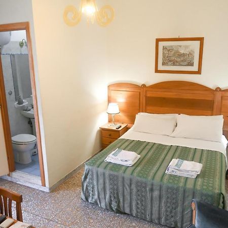The Condottieri Rooms Рим Экстерьер фото