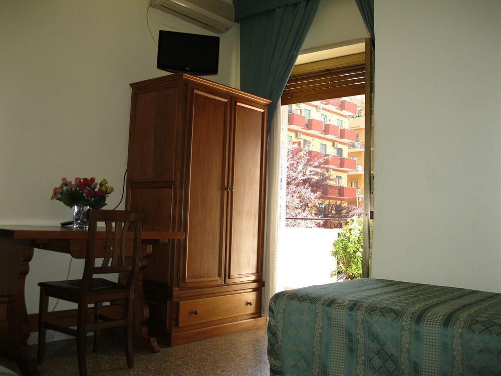 The Condottieri Rooms Рим Экстерьер фото